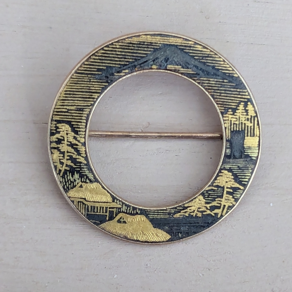 Damascene Pin Vintage Round C-Clasp Goldtone Black 1" Brooch signed